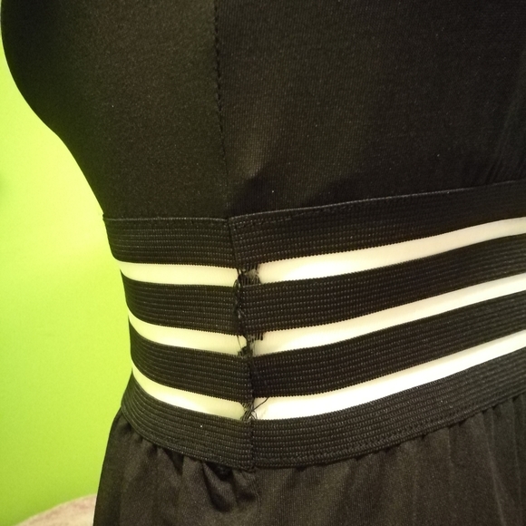 NWOT S Illusion Striped One Piece Swimsuit - Picture 6 of 8